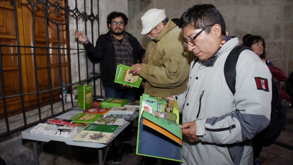 Truequeton de libros se realiza por primera vez en Arequipa