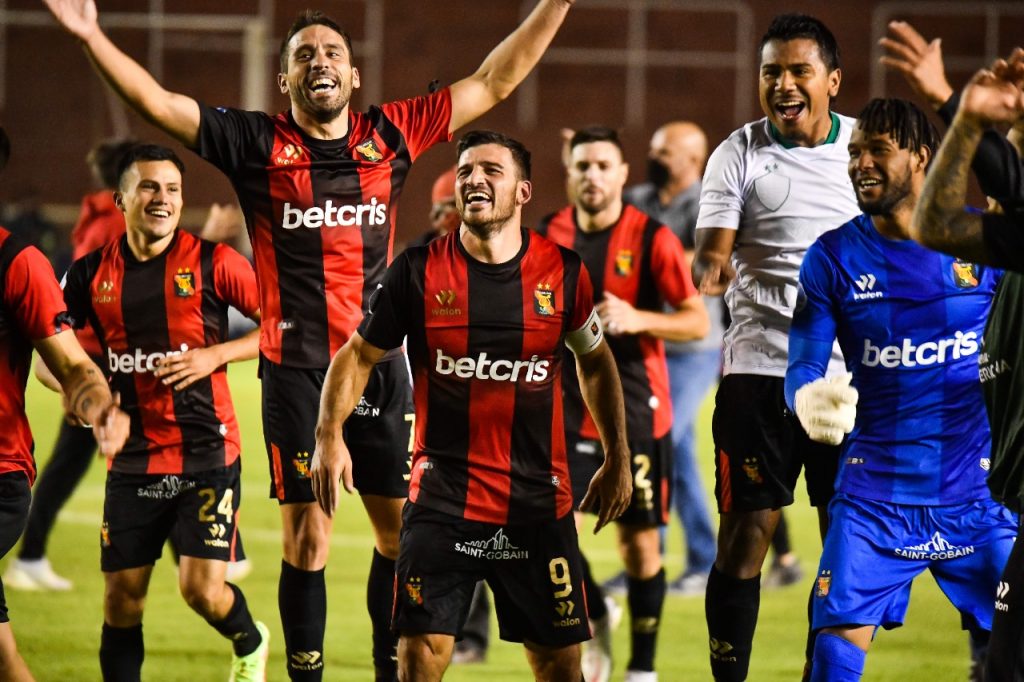 El fútbol peruano festejó la clasificación de Melgar a los octavos de final de la Copa Sudamericana 2022. 
