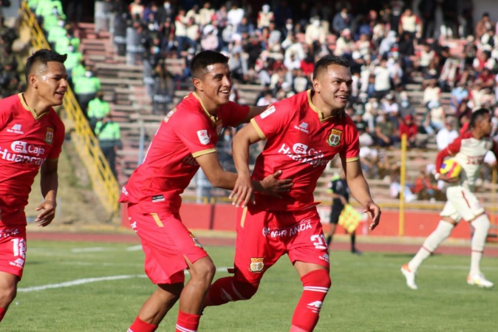 Luis Benites marcó en el Sport Huancayo ante Universitario del Apertura.