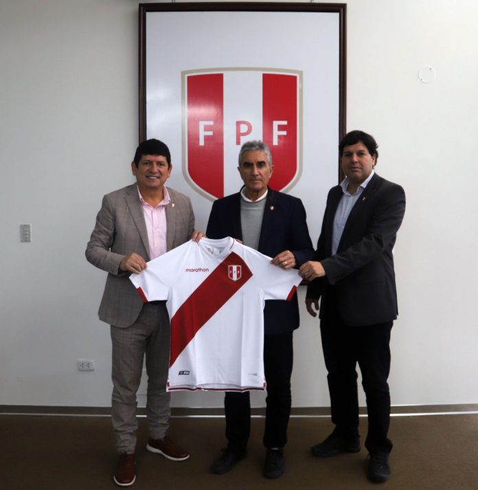 Foto: FPF - Juan Carlos Oblitas presentado como nuevo Director General de Fútbol en la FPF.