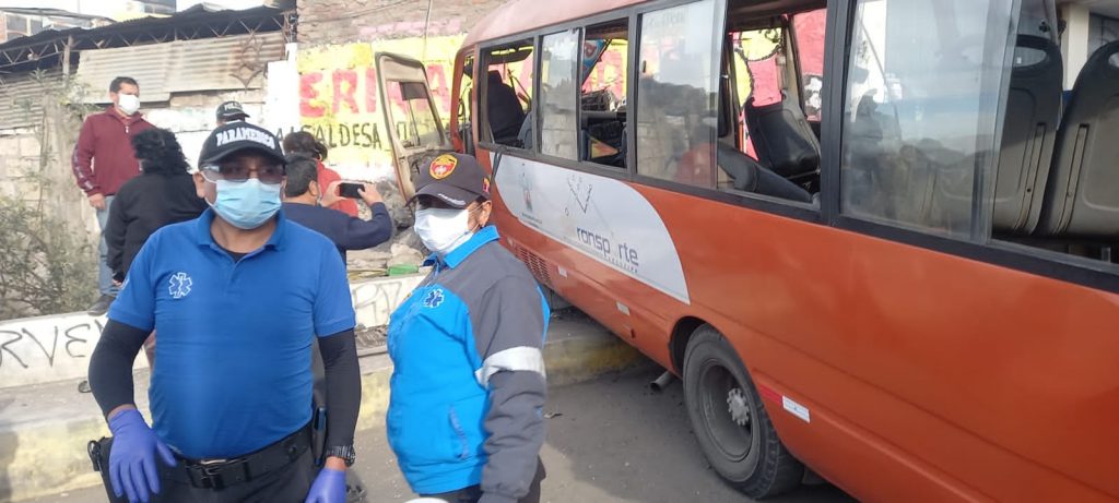 Paramédicos del municipio provincial asistieron a heridos de accidente de tránsito en El Porvenir