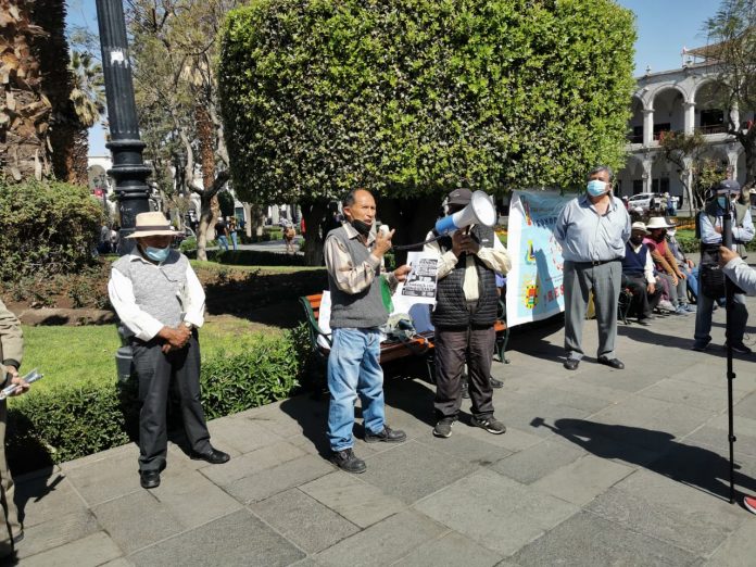 Los fonavistas denuncian que la renuncia del subprefecto de Arequipa Juan Carlos Jaquehua Villalobos los obliga a retroceder.