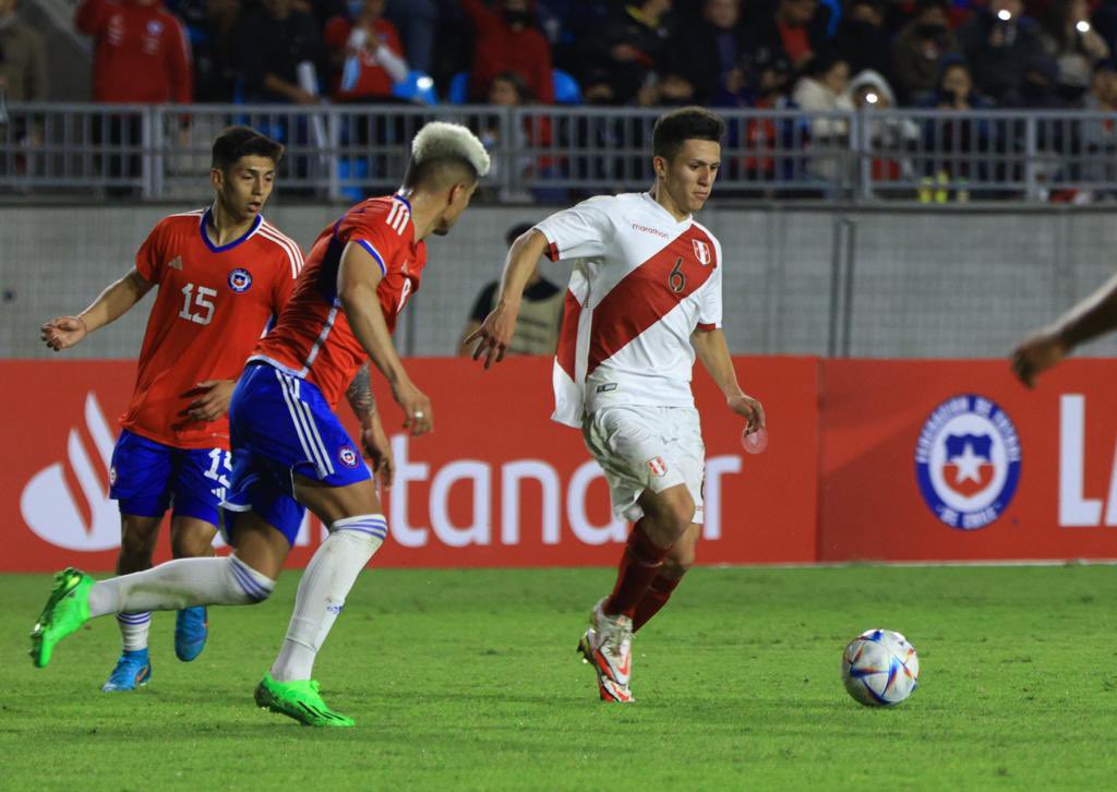 Catriel Cabellos fue el más destacado de Perú SUB 23 ante el equipo de Chile.