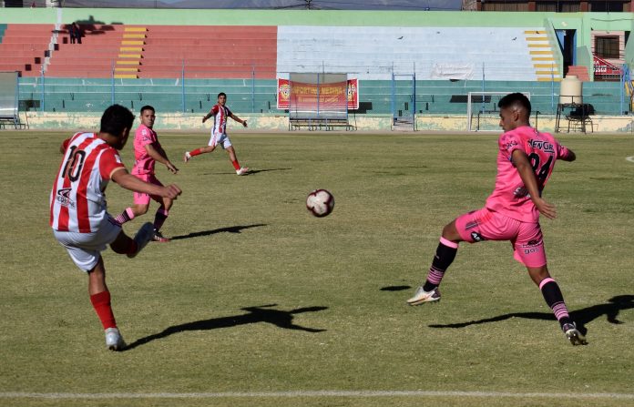 Foto: HBA Noticias - Los Tigres de Cayma y Nacional de Mollendo representan al departamento Arequipeño en la etapa nacional de la Copa Perú.