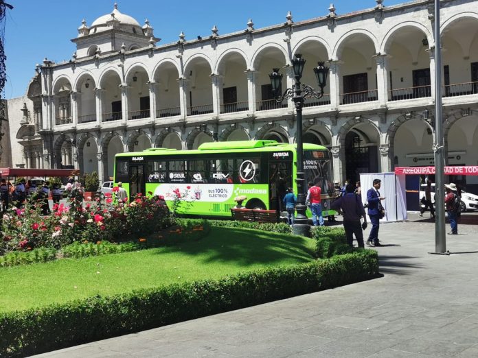 Municipalidad Provincial de Arequipa presentó el primer bus eléctrico del SIT