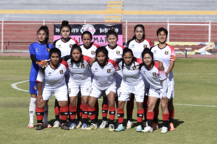 Equipo femenino del FBC Melgar que se consagró campeón departamental de Arequipa.