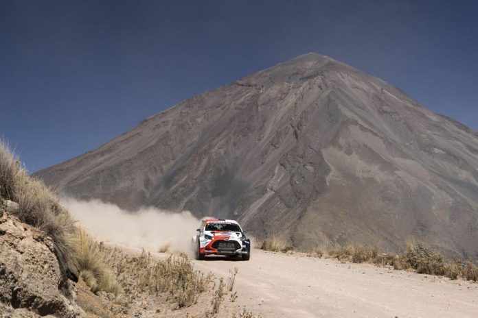 Vehículo Toyota Yaris N5 de Robert Palomino, nuevo líder de Caminos del Inca.