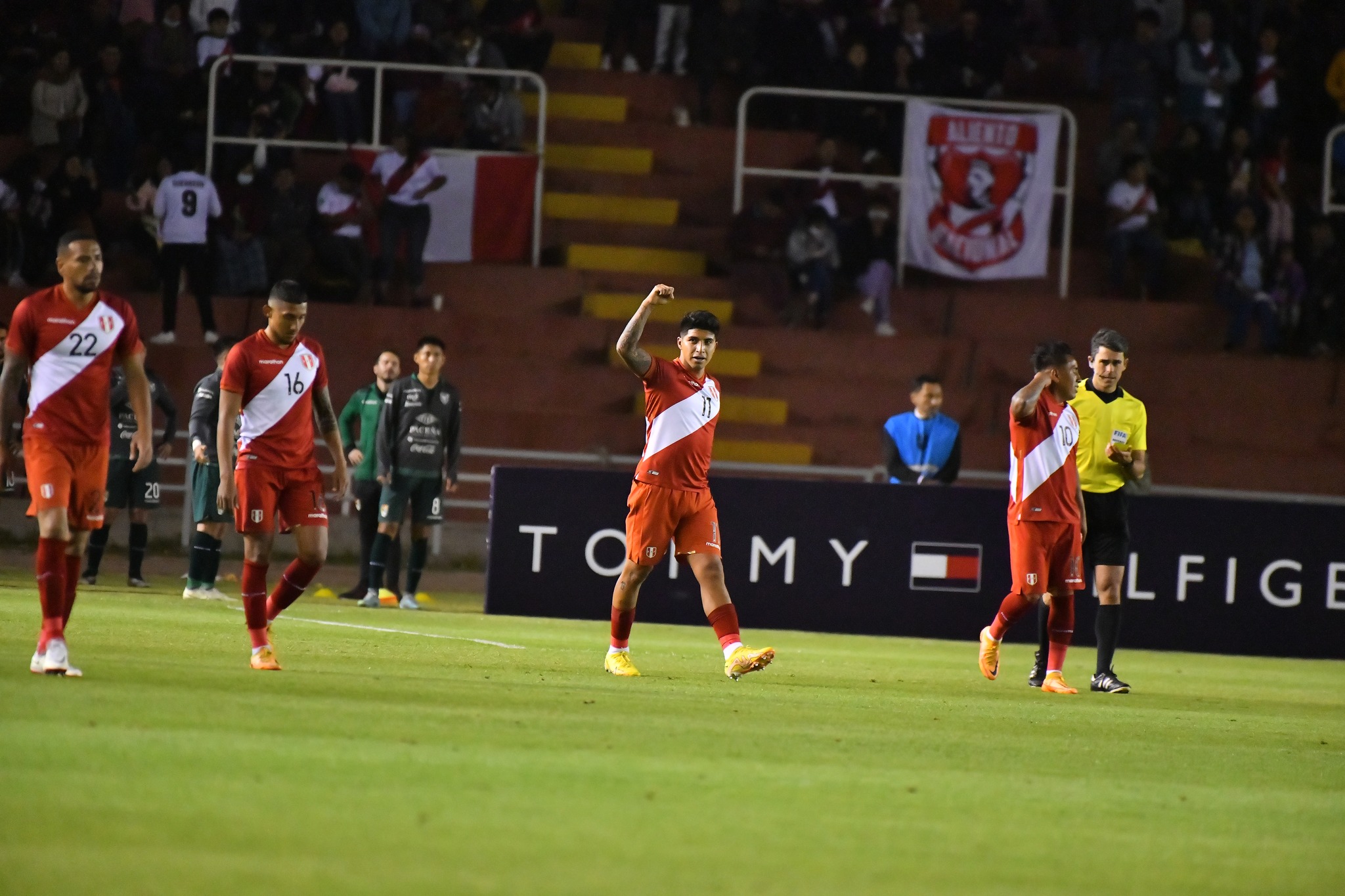Perú venció a Bolivia con gol de Luis Iberico, que hizo explotar la UNSA en Arequipa.