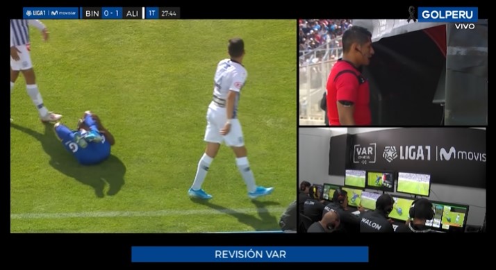 El VAR se utilizó por primera vez en el fútbol peruano con Michael Espinoza como árbitro principal.