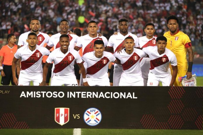 XI titular de Perú ante Paraguay en el estadio Monumental.