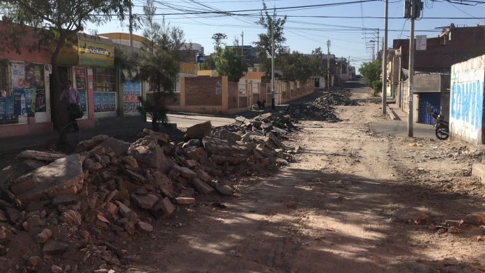 Municipio de Paucarpata destroza pistas