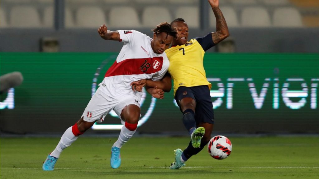 Edison Flores anotó el agónico gol de la Selección Peruana para igualar con Ecuador. 