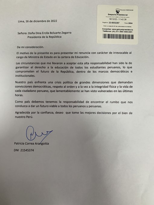 La ministra de educación, Patricia Correa, presentó su carta de renuncia irrevocable.