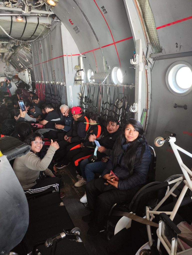 Deportistas arequipeños en vuelo humanitario para volver a casa.