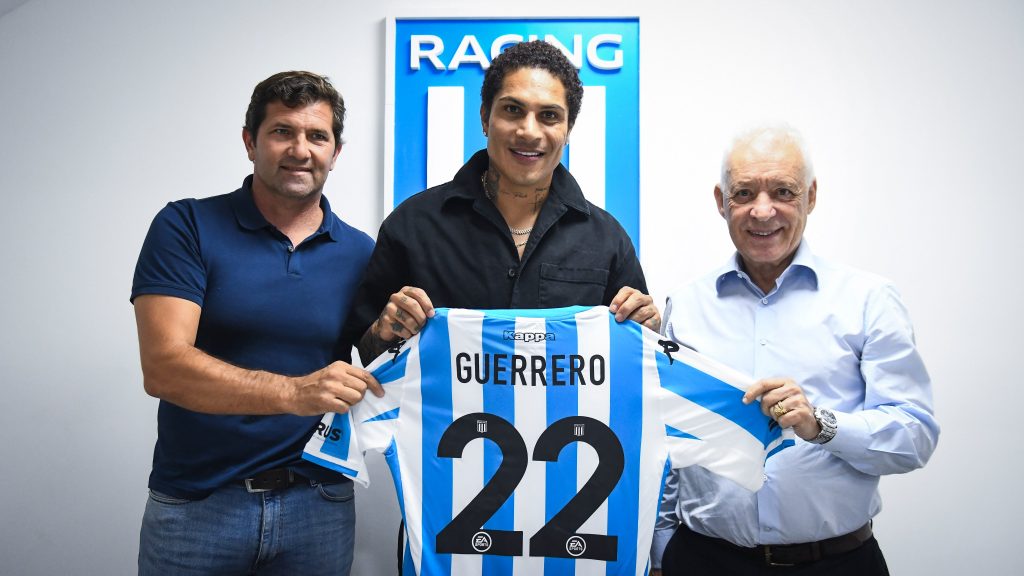 Paolo Guerrero utilizará la camiseta número 22 en el Racing Club de Avellaneda. 