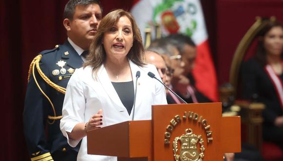 Dina Boluarte reconoció la labor de la fiscal de la nación, Patricia Benavides.