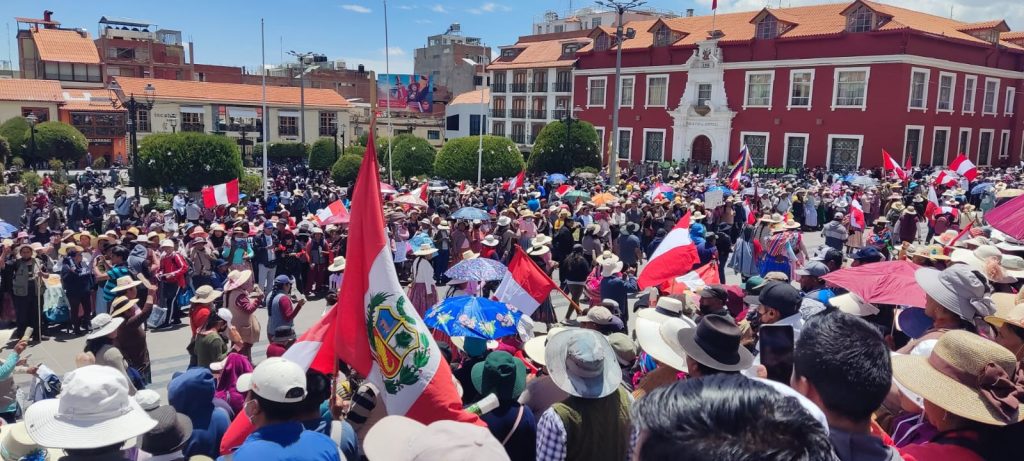 Quechuas y Aymaras llegaron a Puno para protestar en contra del gobierno de Dina Boluarte