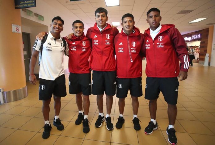 Selección SUB-20 viajó rumbo a Colombia para disputar el Sudamericano de la categoría.