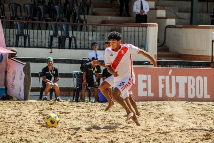 Perú venció 6-3 a Bolivia en la Copa América de Fútbol Playa.