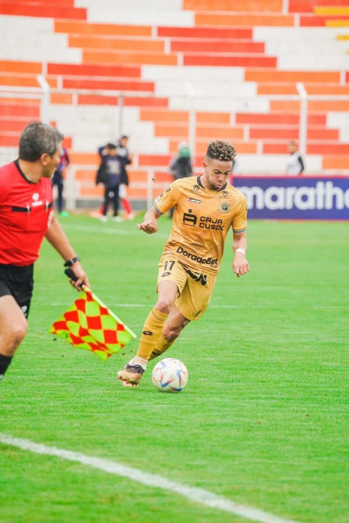 Mauro da Luz, extremo de Cusco FC, contribuyó con un gol para vencer a Mannucci.