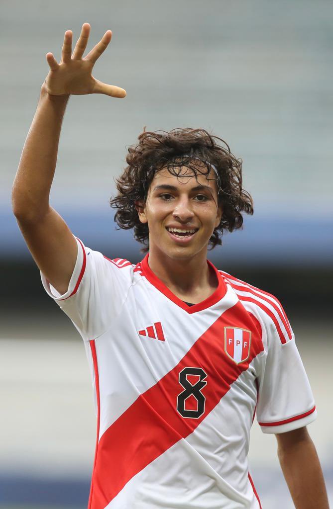 Bassco Soyer, autor del primer gol para Perú.