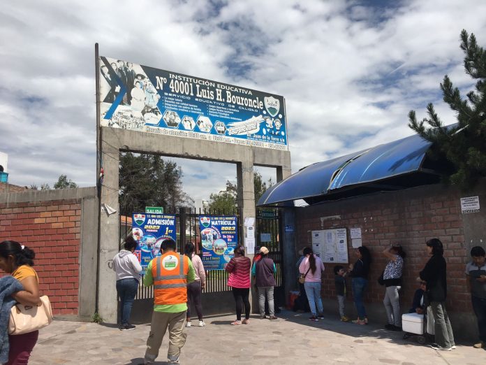 Alcalde de Arequipa posterga reunión con padres de familia y director del colegio Luis H. Bouroncle sobre la reconstrucción del plantel