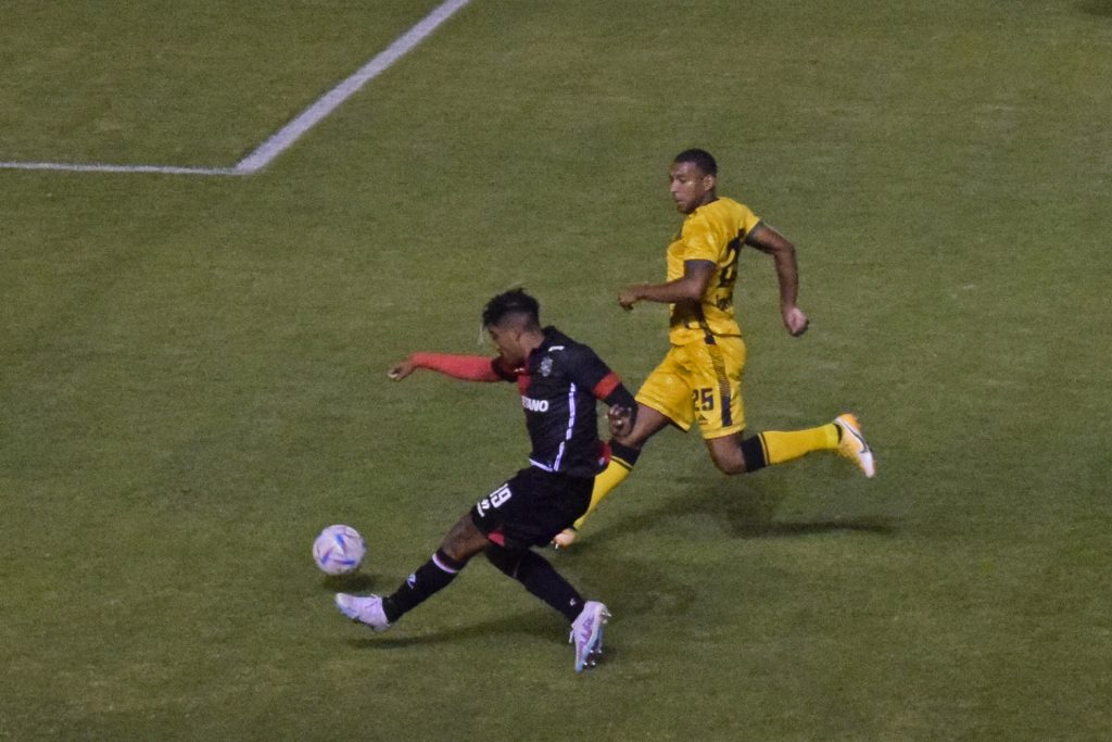 Melgar goleó 5-0 a Cantolao en la fecha 14 del Torneo Apertura.