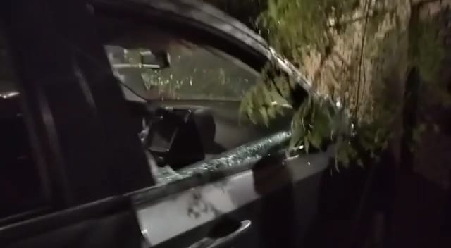 Atacan vehículo personal de Rohel Sánchez