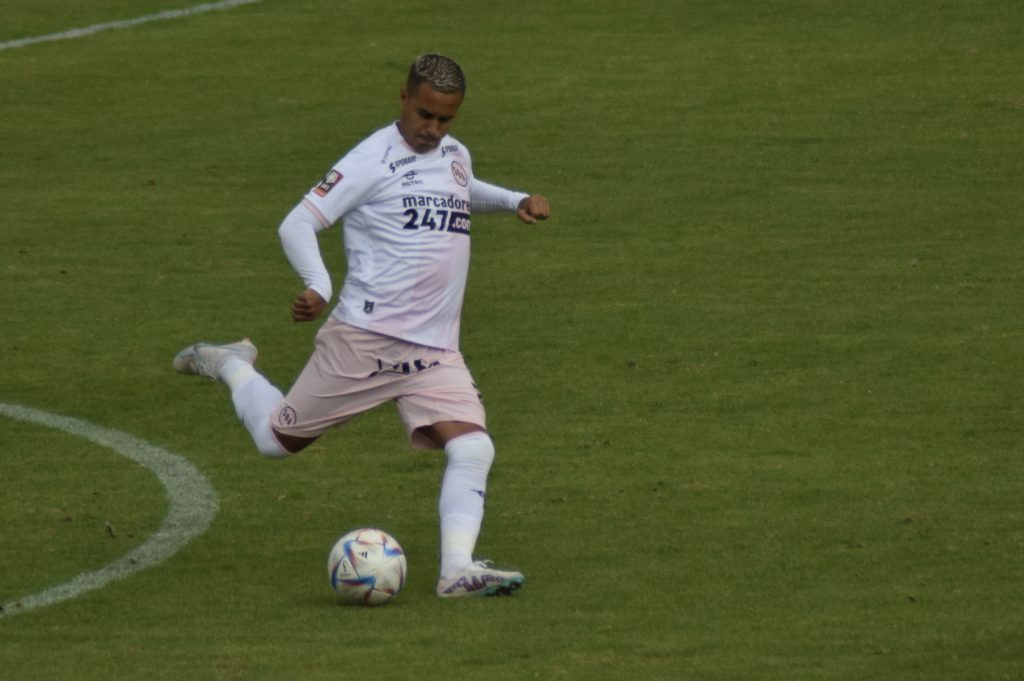 Jesús Barco es el goleador de Sport  Boys con 5 goles en el año.