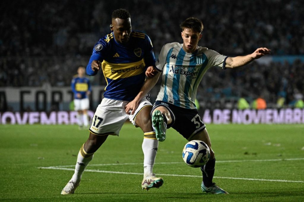 Luis Advíncula jugará las semifinales de la CONMEBOL Libertadores. 